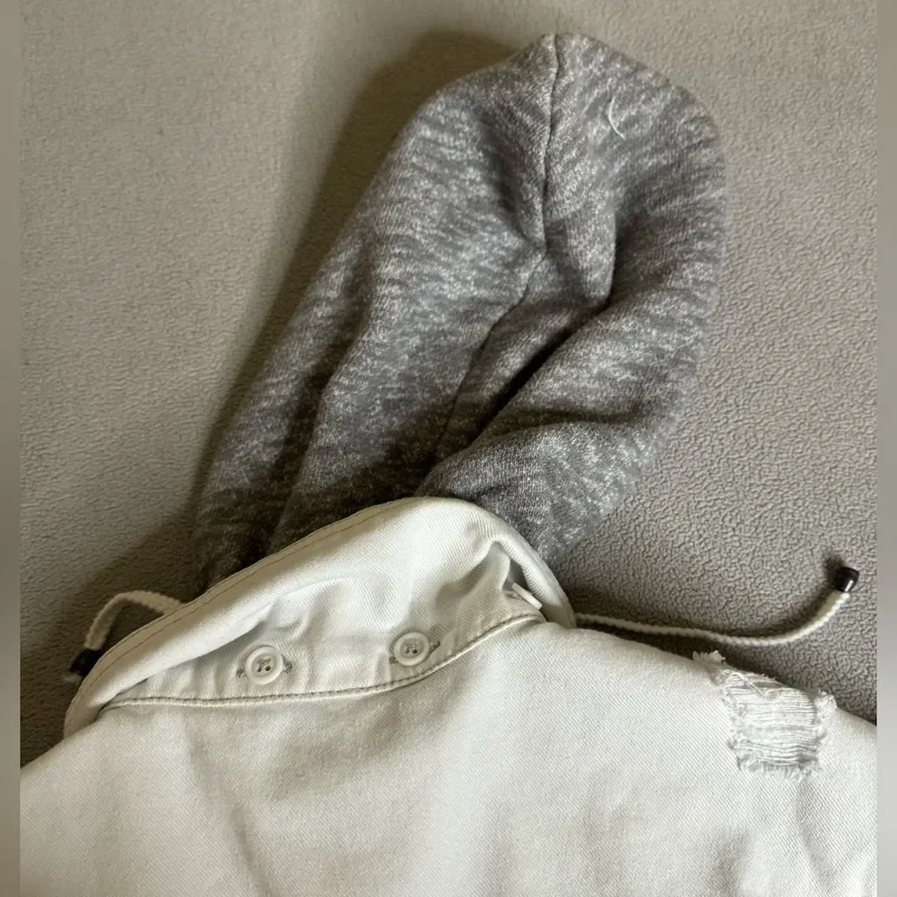Free People White and Grey Jean Jacket Distressed Denim Detachable Hood Size XS - Picture 7 of 15